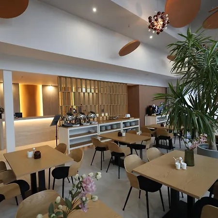 Garden Hotel- Jestesmy W Trakcie Modernizacji Hotel 3*