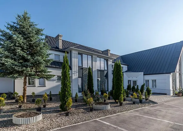 Garden Hotel- Jestesmy W Trakcie Modernizacji Hotel 3*