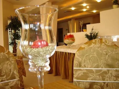 Garden Hotel- Jesteśmy W Trakcie Modernizacji 3*