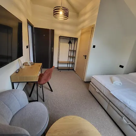 Garden - Bezplatny Parking Hotel 3*