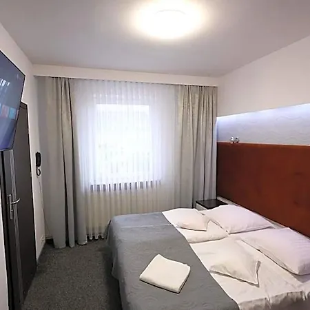 Garden - Bezplatny Parking 3*