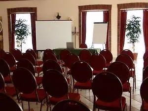 Krakow Garden Hotel- Jestesmy W Trakcie Modernizacji מלון 3*