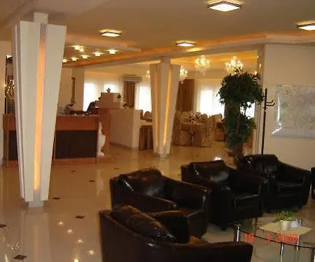 Krakow Garden Hotel- Jestesmy W Trakcie Modernizacji מלון 3*