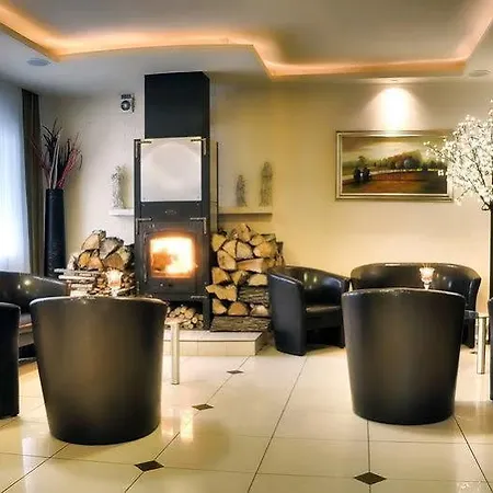 Krakow Garden Hotel- Jestesmy W Trakcie Modernizacji מלון 3*