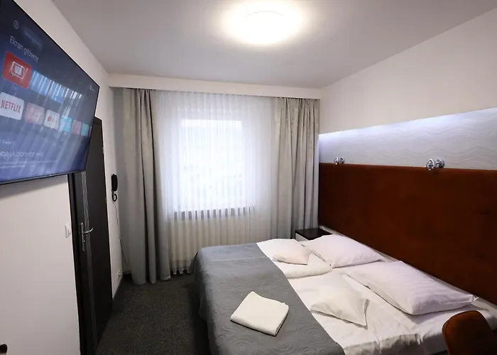 Garden Hotel- Jestesmy W Trakcie Modernizacji Hotel Krakov