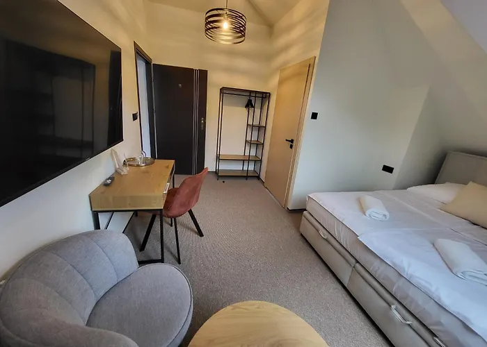 Garden Hotel- Jestesmy W Trakcie Modernizacji Hotel 3*