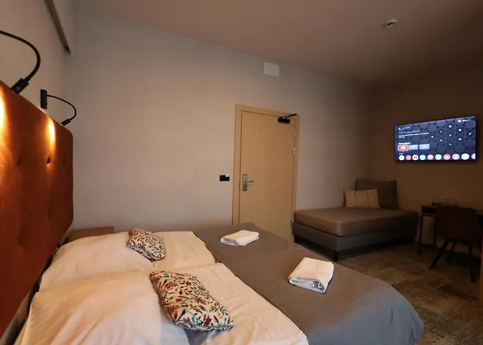 Garden Hotel- Jestesmy W Trakcie Modernizacji